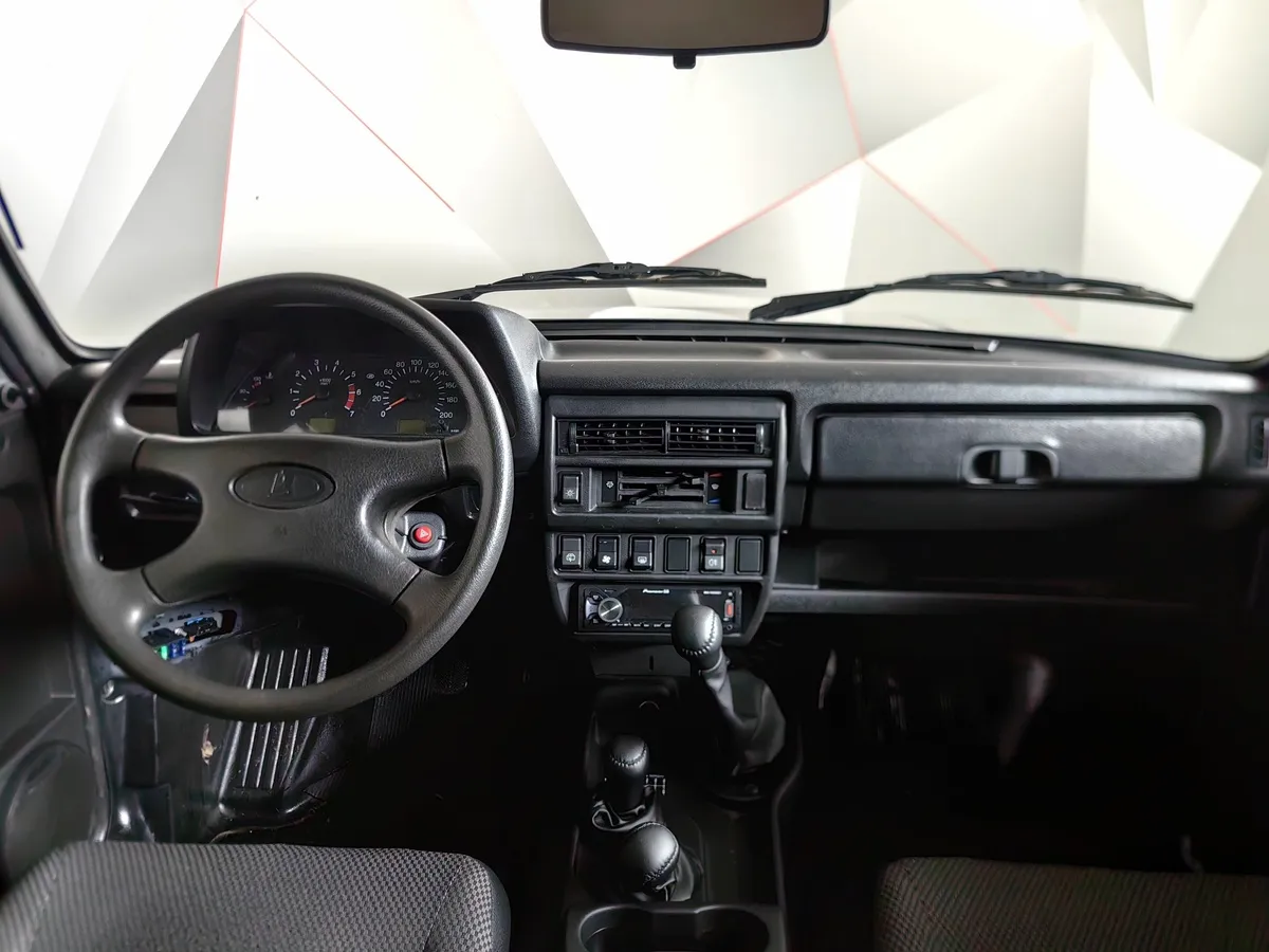 ВАЗ (Lada) 4x4 1.7 MT 8 кл. (83 л.с.) Серый в АВИЛОН. Слайд №14