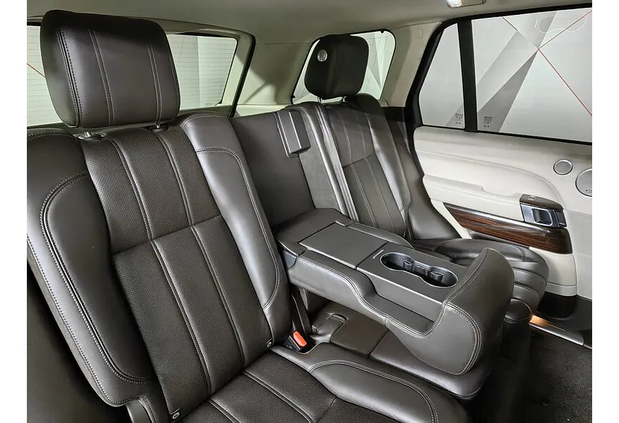 Land Rover Range Rover 4.4 SDV8 AT AWD (339 л.с.) Черный в АВИЛОН. Слайд №17