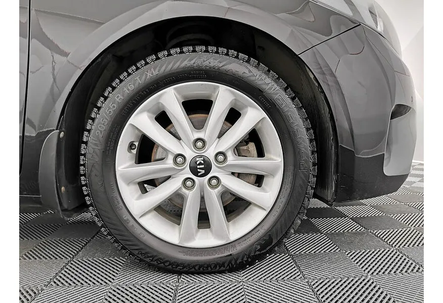 Kia Cerato 2.0 AT (150 л.с.) Черный в АВИЛОН. Слайд №9