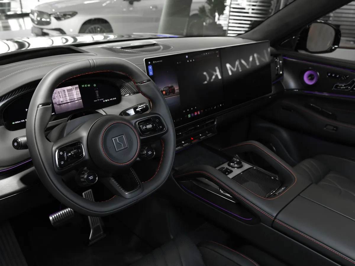 Zeekr 8X Dawn 2.0h AT 4WD (1401 л.с.) Yao Ying Черный в АВИЛОН. Слайд №7
