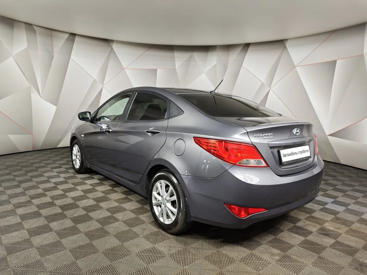 Hyundai Solaris 1.6 MT (123 л.с.) Comfort Серый в АВИЛОН. Слайд №4
