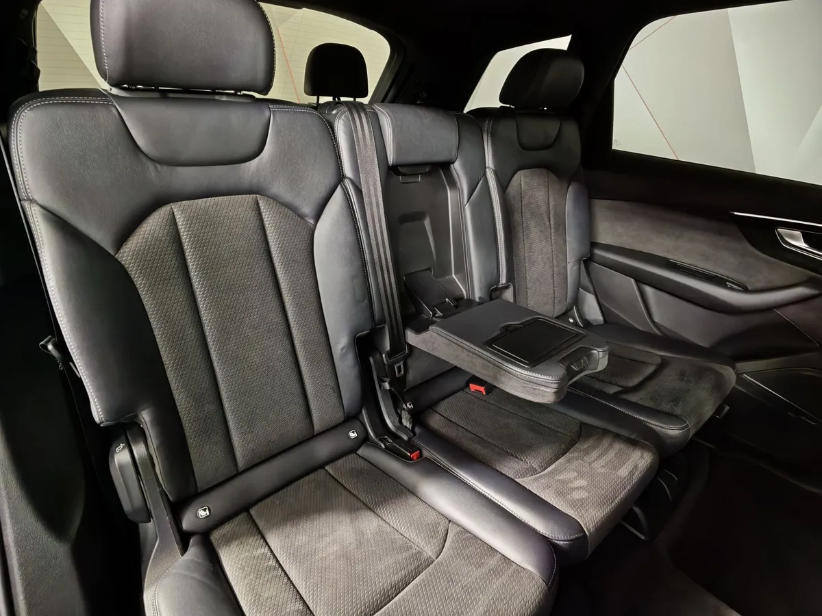 Audi Q7 3.0 TDI Tiptronic quattro (286 л.с.) Черный в АВИЛОН. Слайд №17
