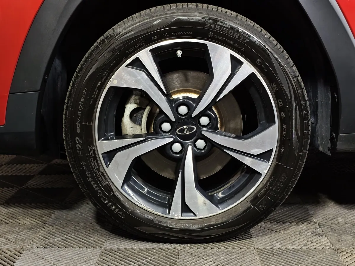 Москвич 3 1.5 CVT (150 л.с.) Comfort Красный в АВИЛОН. Слайд №9