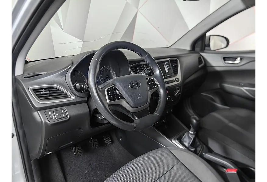 Hyundai Solaris 1.6 MT (123 л.с.) Серебристый в АВИЛОН. Слайд №18