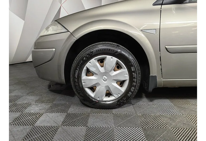 АВИЛОН - Renault Megane 1.6 AT (115 л.с.) Бежевый - slide 15