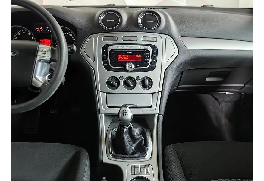 Ford Mondeo 1.6 MT (125 л.с.) Черный в АВИЛОН. Слайд №13