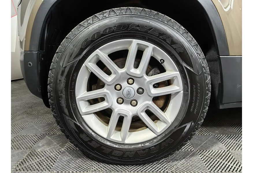 Land Rover Defender 2.0 TD AT (200 л.с.) SE Коричневый в АВИЛОН. Слайд №9