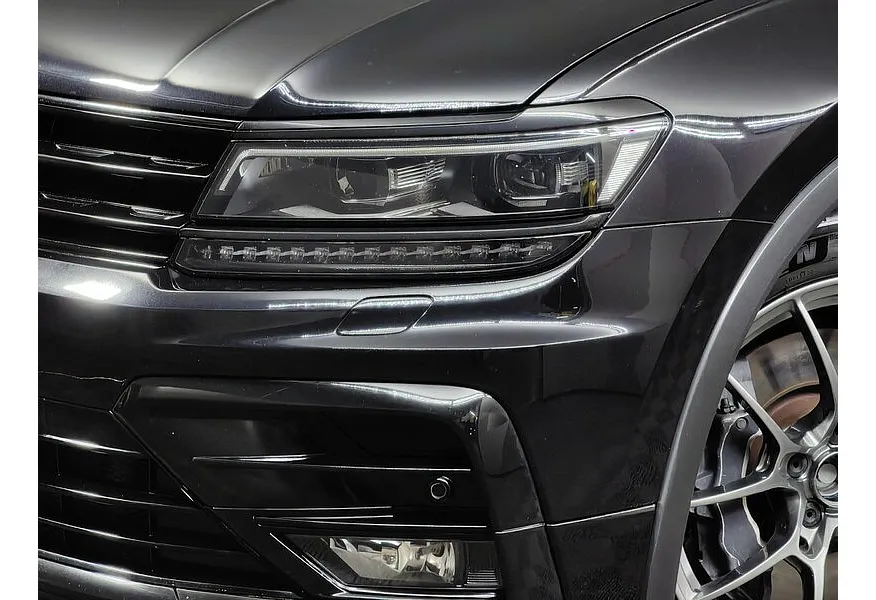 Volkswagen Tiguan 380 TSI 2.0 DSG 4WD (220 л.с.) R-Line Highline Черный в АВИЛОН. Слайд №10