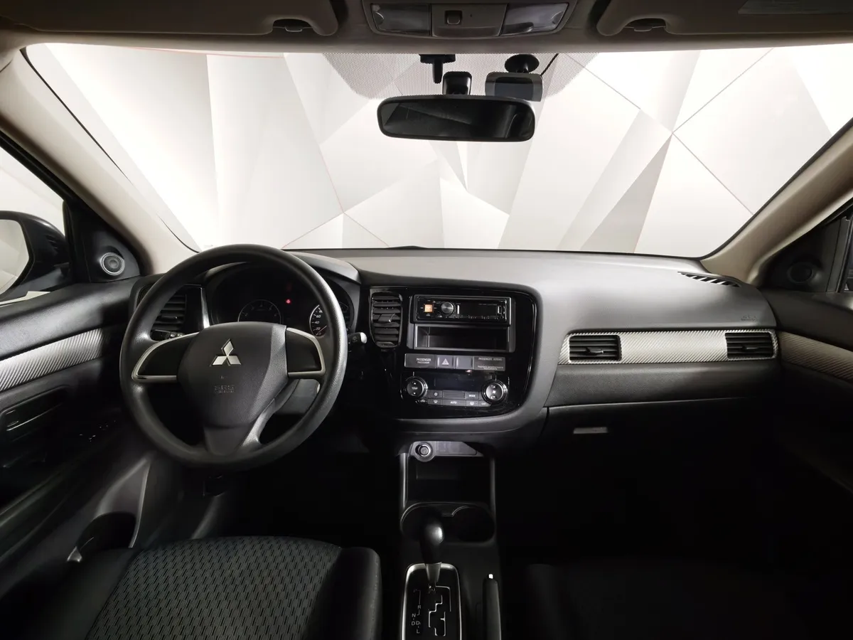 Mitsubishi Outlander 2.0 CVT (146 л.с.) Invite Серебристый в АВИЛОН. Слайд №14
