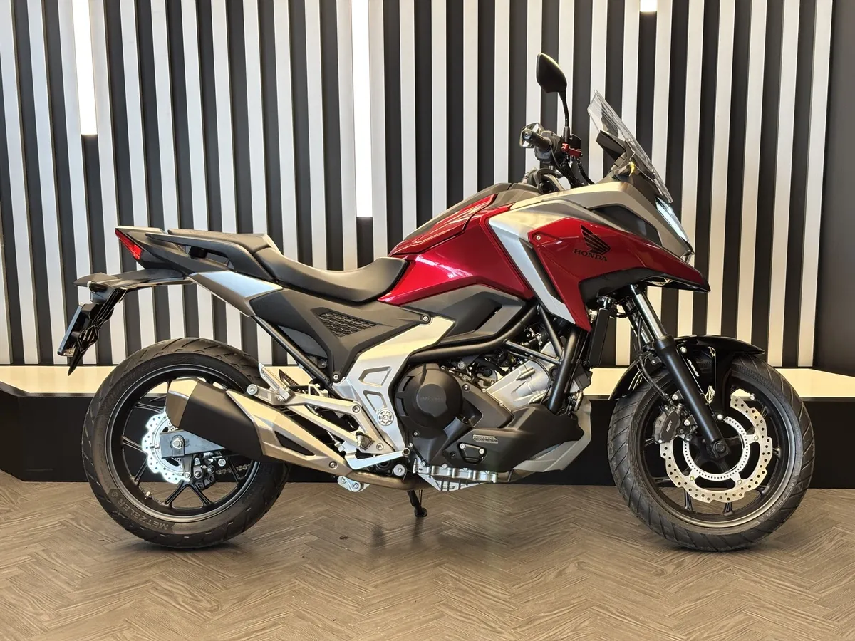Honda NC750 X 750 см³ (59 л.с.) (59) 750 Красный в АВИЛОН. Слайд №4