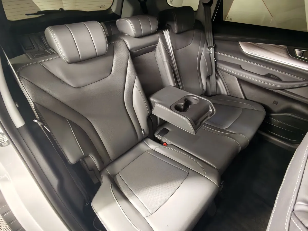 Xcite X-Cross 8 1.6 THP 7DCT (150 л.с.) Белый в АВИЛОН. Слайд №17