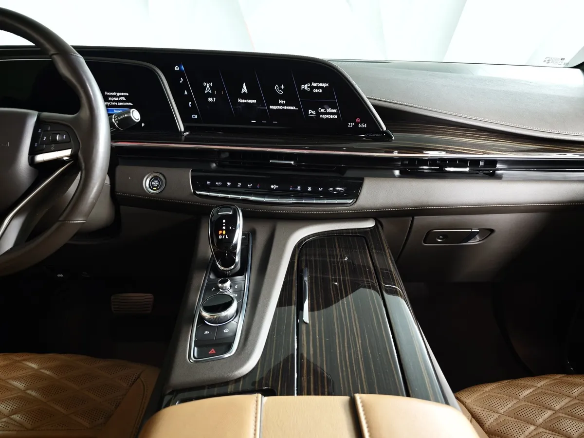 Cadillac Escalade 6.2 AT AWD (420 л.с.) Sport Синий в АВИЛОН. Слайд №15