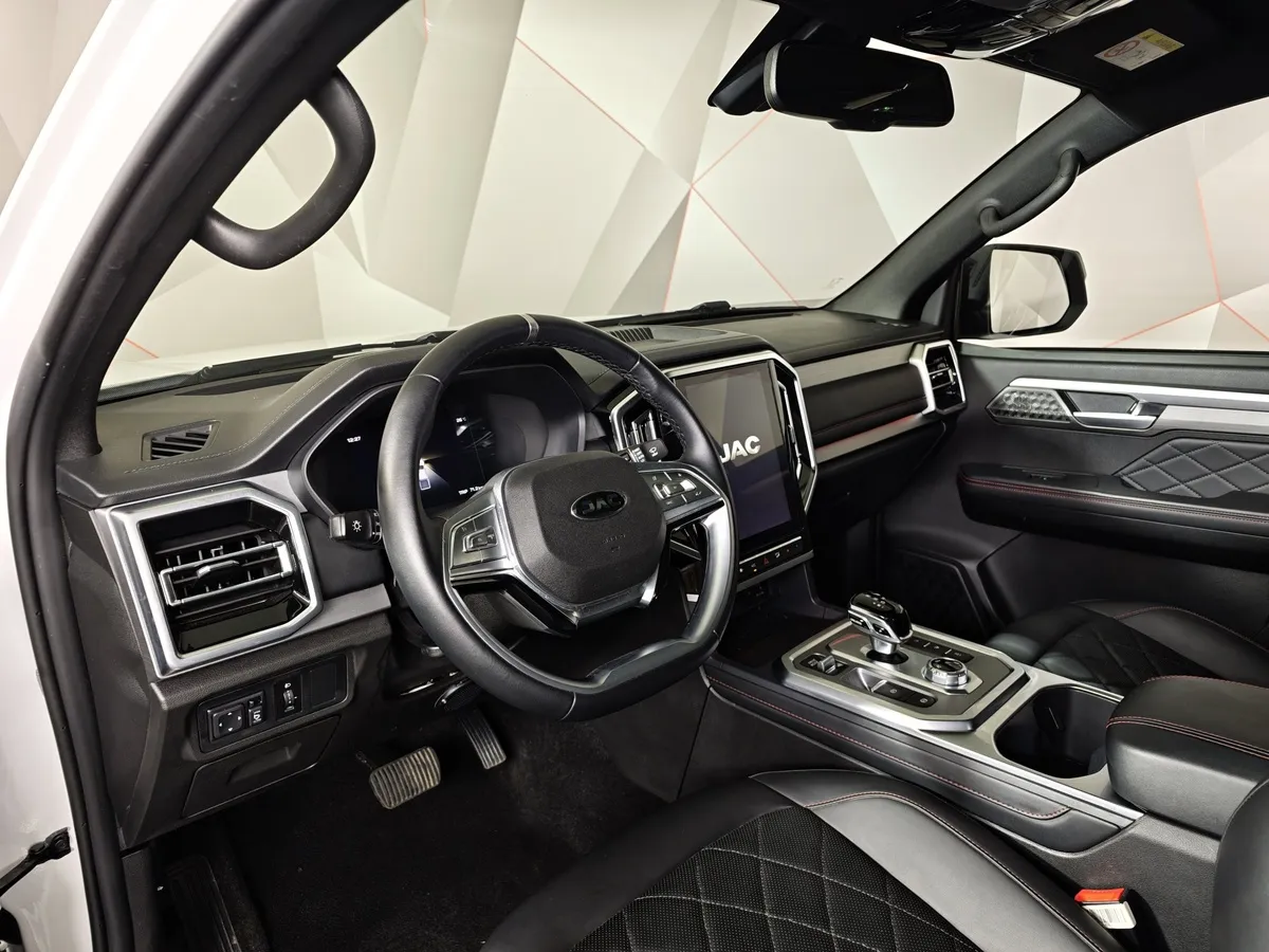 JAC T9 2.0 AT 4WD (224 л.с.) Эксплор Белый в АВИЛОН. Слайд №17