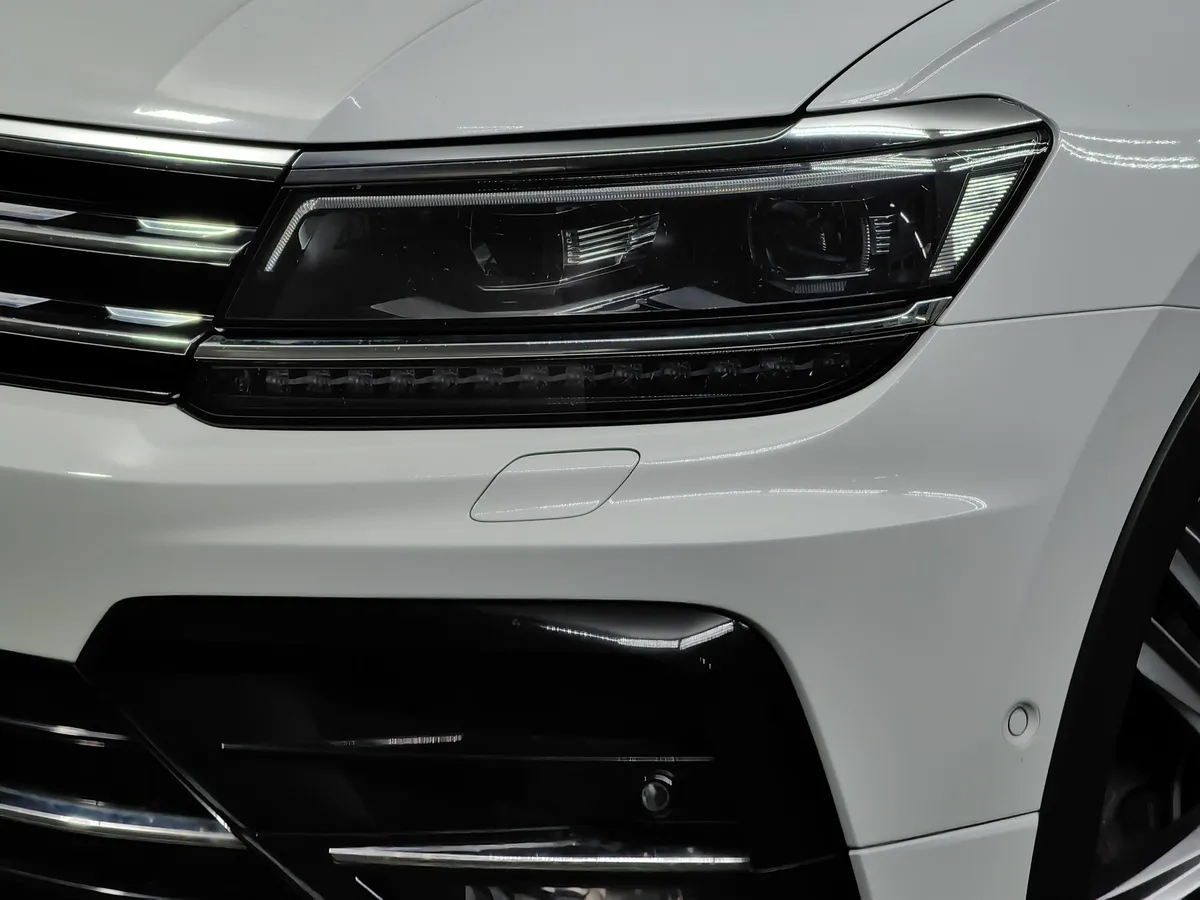 Volkswagen Tiguan 2.0 TDI 4Motion DSG (150 л.с.) Sportline Белый в АВИЛОН. Слайд №10