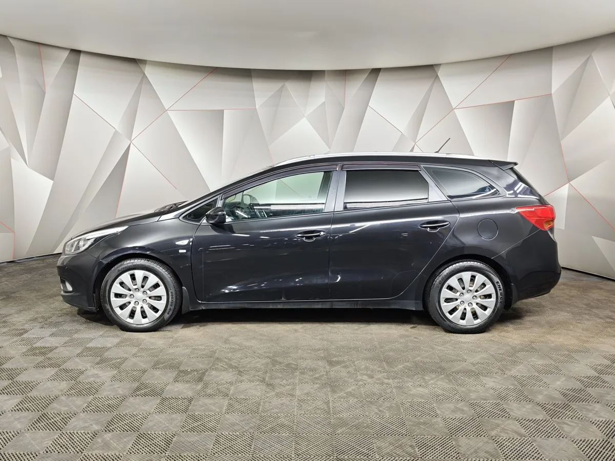 Kia Ceed 1.6 AT (130 л.с.) Luxe Черный в АВИЛОН. Слайд №5