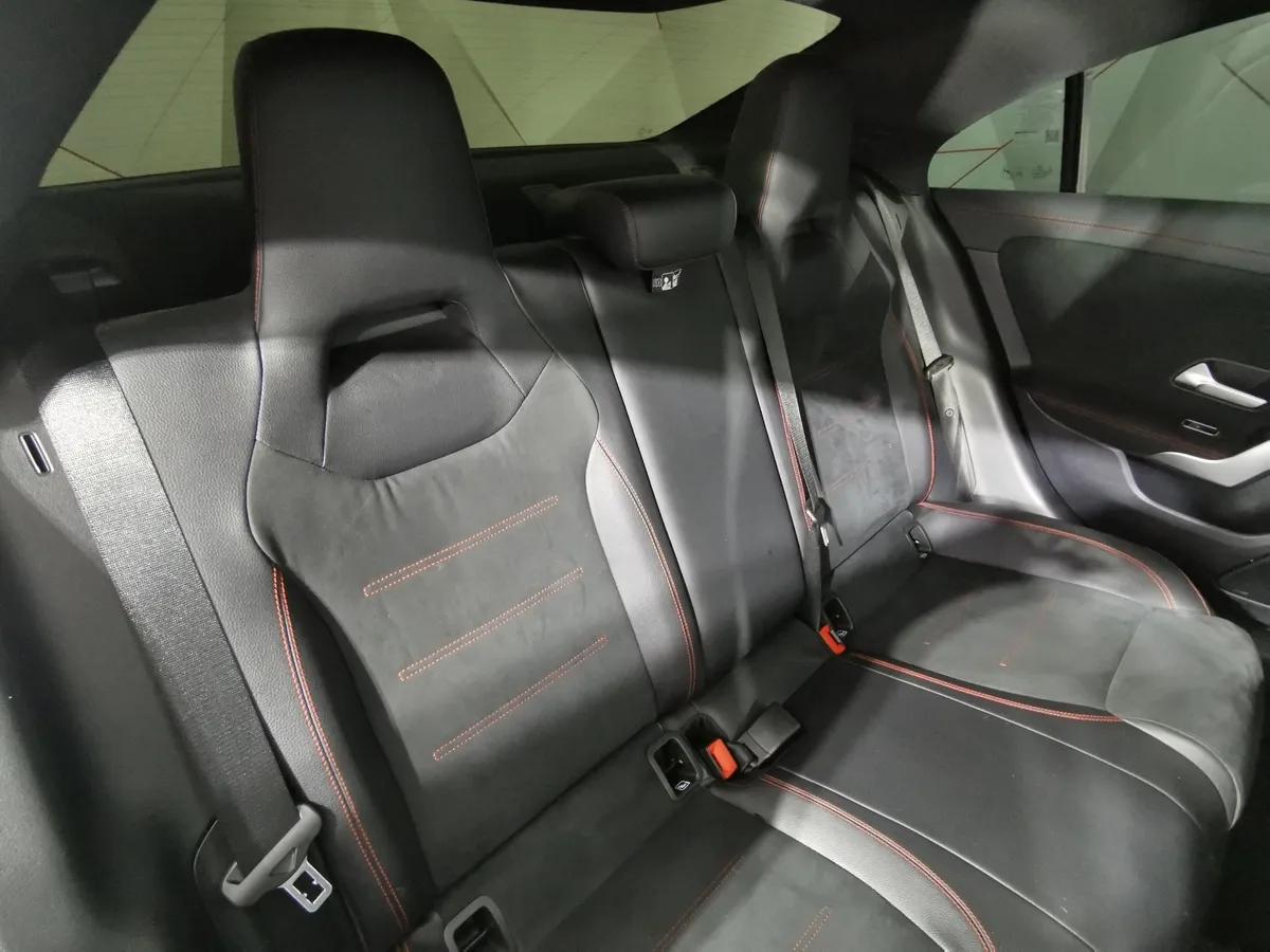 Mercedes-Benz CLA 35 AMG 4MATIC AT (306 л.с.) Синий в АВИЛОН. Слайд №16