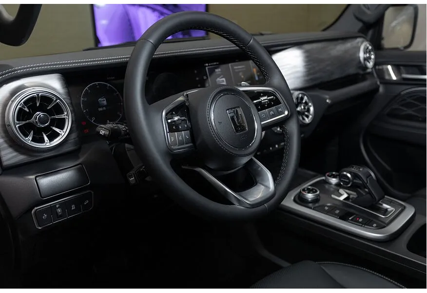 TANK 300 2.0T AT 4WD (220 л.с.) Драйв Черный в АВИЛОН. Слайд №14