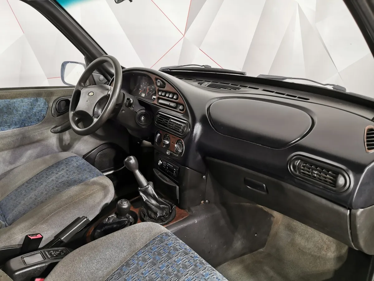 Chevrolet Niva 1.7 MT (80 л.с.) Серебристый в АВИЛОН. Слайд №11