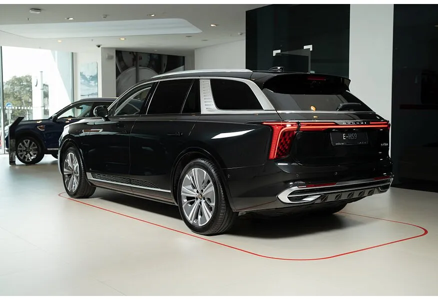 Hongqi E-HS9 AT 4WD (551 л.с.) 6 мест Делюкс Черный в АВИЛОН. Слайд №3