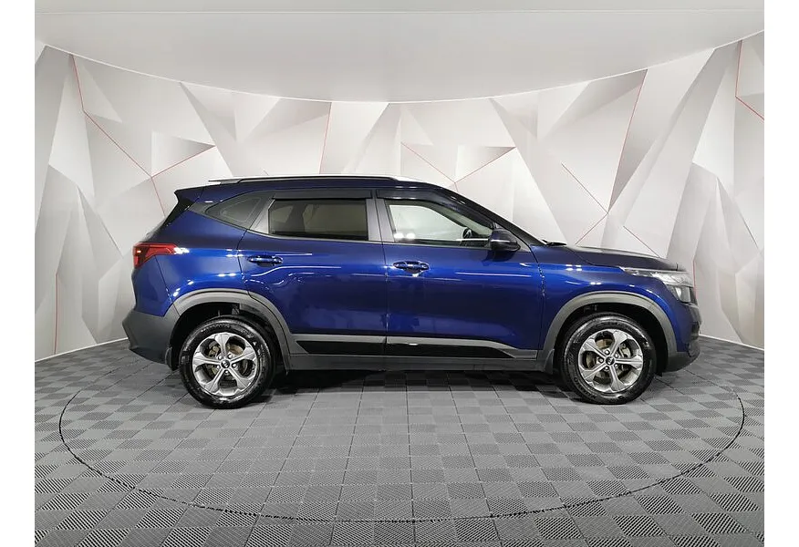 Kia Seltos 2.0 MPI 2WD IVT (149 л.с.) Luxe Синий в АВИЛОН. Слайд №4