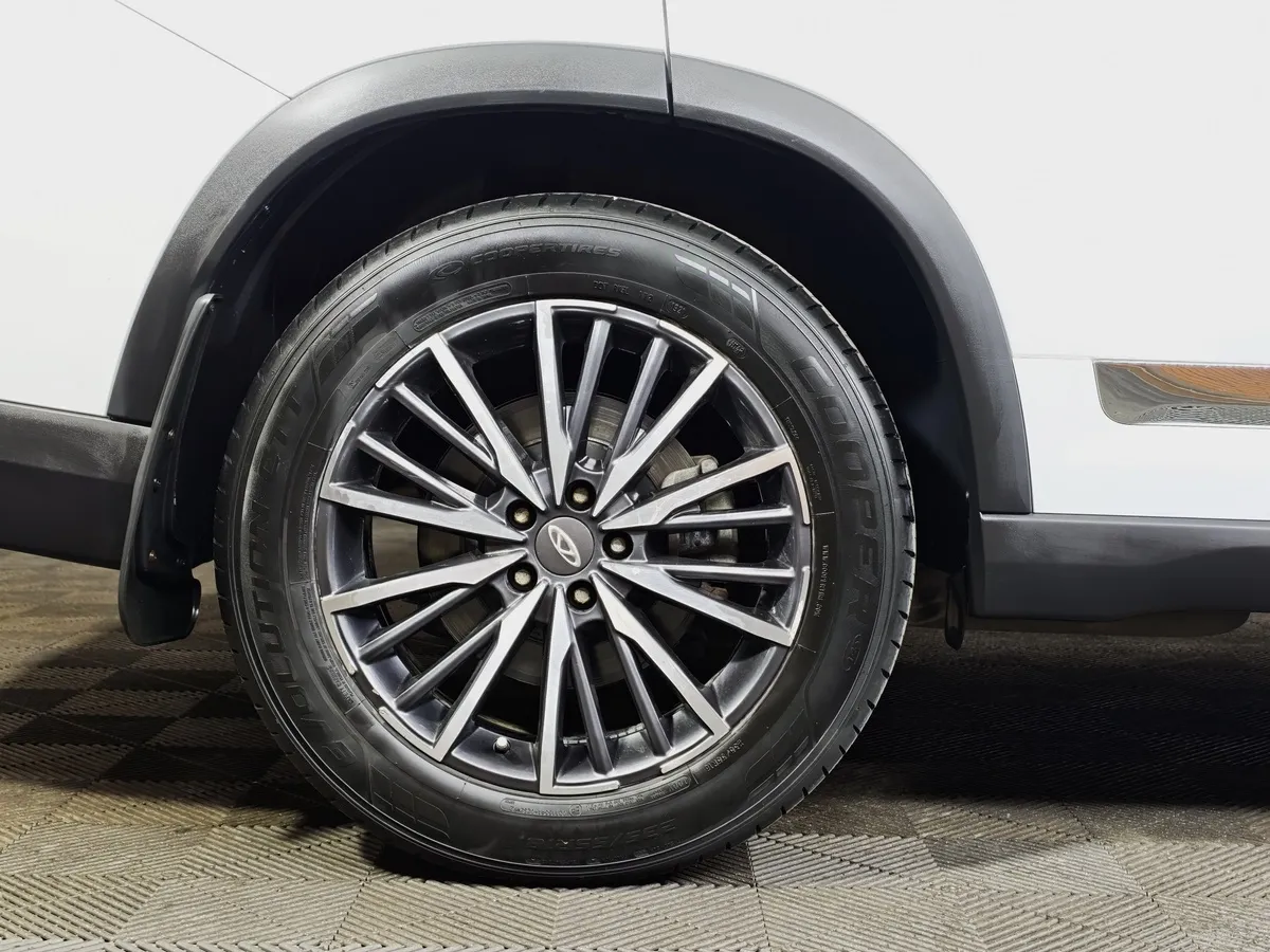 Chery Tiggo 8 Pro 1.6 TGDI DCT7 (186 л.с.) Highline (пакет Ultimate) Белый в АВИЛОН. Слайд №9