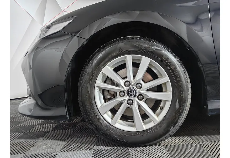 Toyota Camry 2.5 AT (181 л.с.) Черный в АВИЛОН. Слайд №9