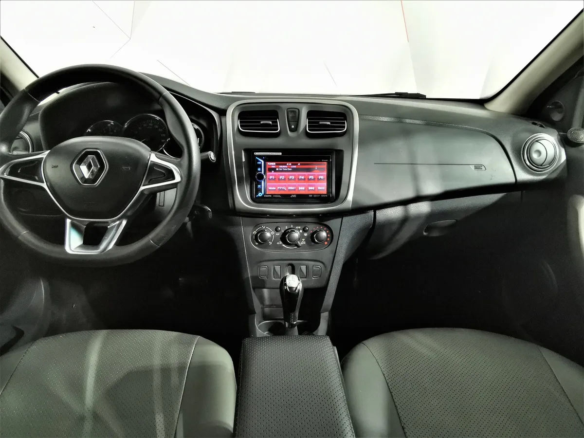 Renault Logan 1.6 AT (102 л.с.) Белый в АВИЛОН. Слайд №11