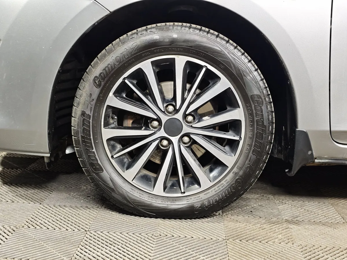 Mazda 3 1.6 AT (104 л.с.) Active Серебристый в АВИЛОН. Слайд №9