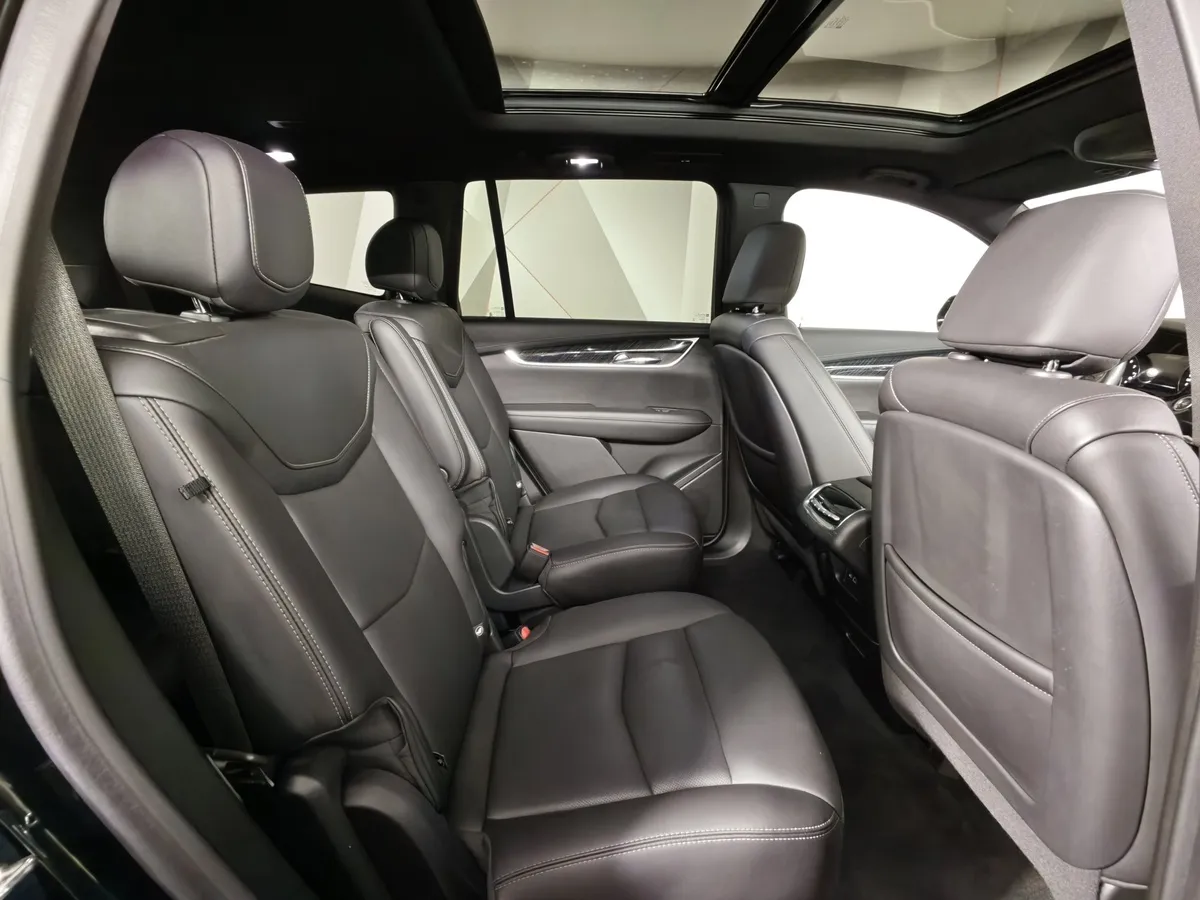 Cadillac XT6 2.0T AT AWD (200 л.с.) Premium Luxury Черный в АВИЛОН. Слайд №15