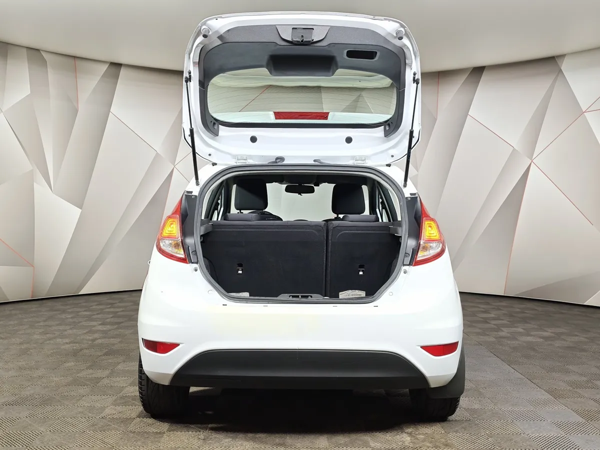 Ford Fiesta 1.6 Ti-VCT PowerShift (105 л.с.) Trend Белый в АВИЛОН. Слайд №10