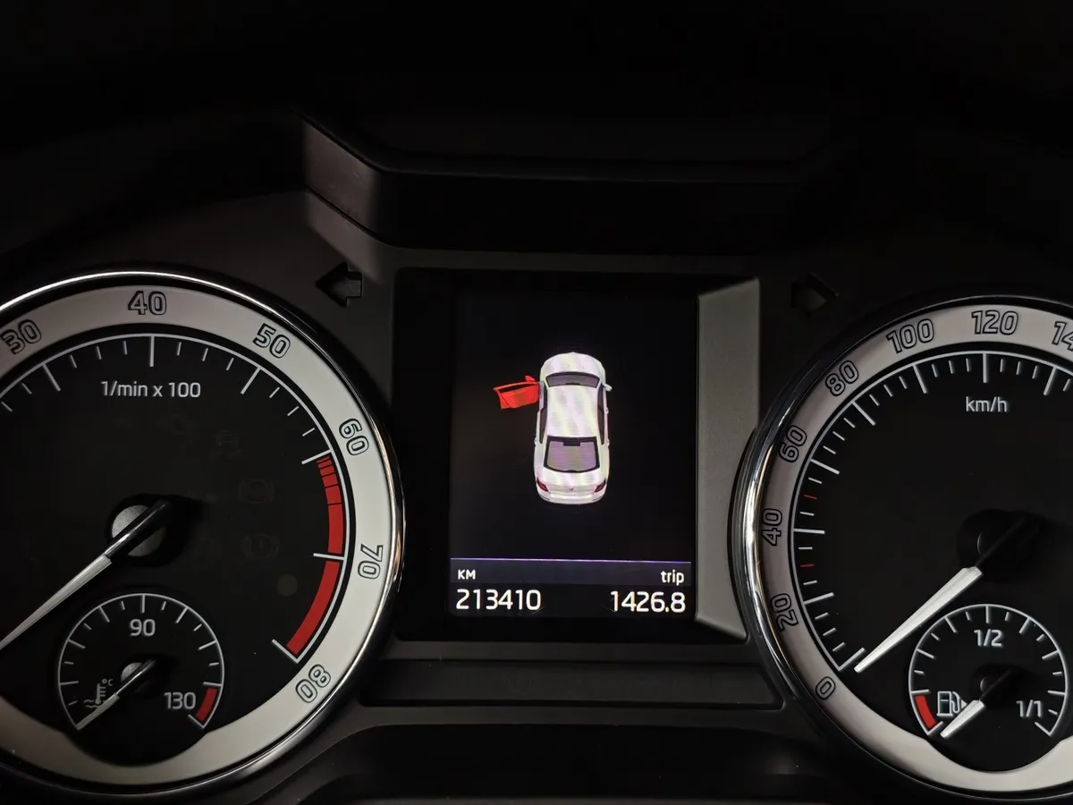 Skoda Octavia 1.6 AT (110 л.с.) Черный в АВИЛОН. Слайд №18