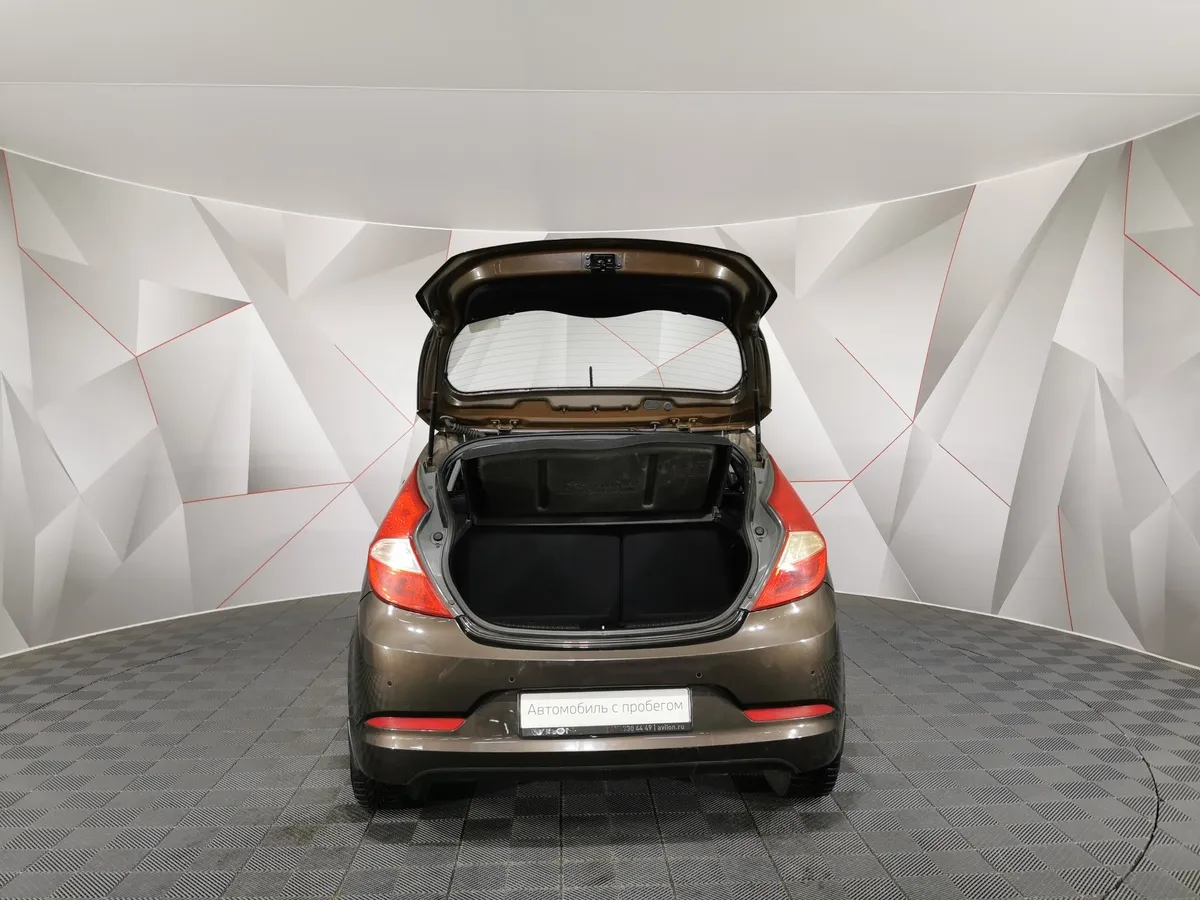 Hyundai Solaris 1.6 MT (123 л.с.) Comfort Коричневый в АВИЛОН. Слайд №11