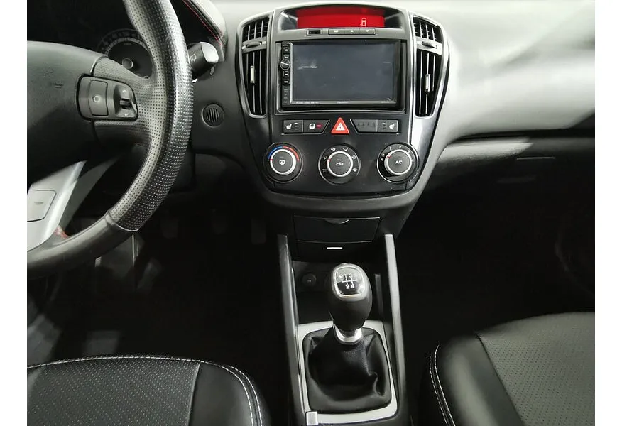 АВИЛОН - Kia Ceed 1.6 MT (122 л.с.) Серебристый - slide 8