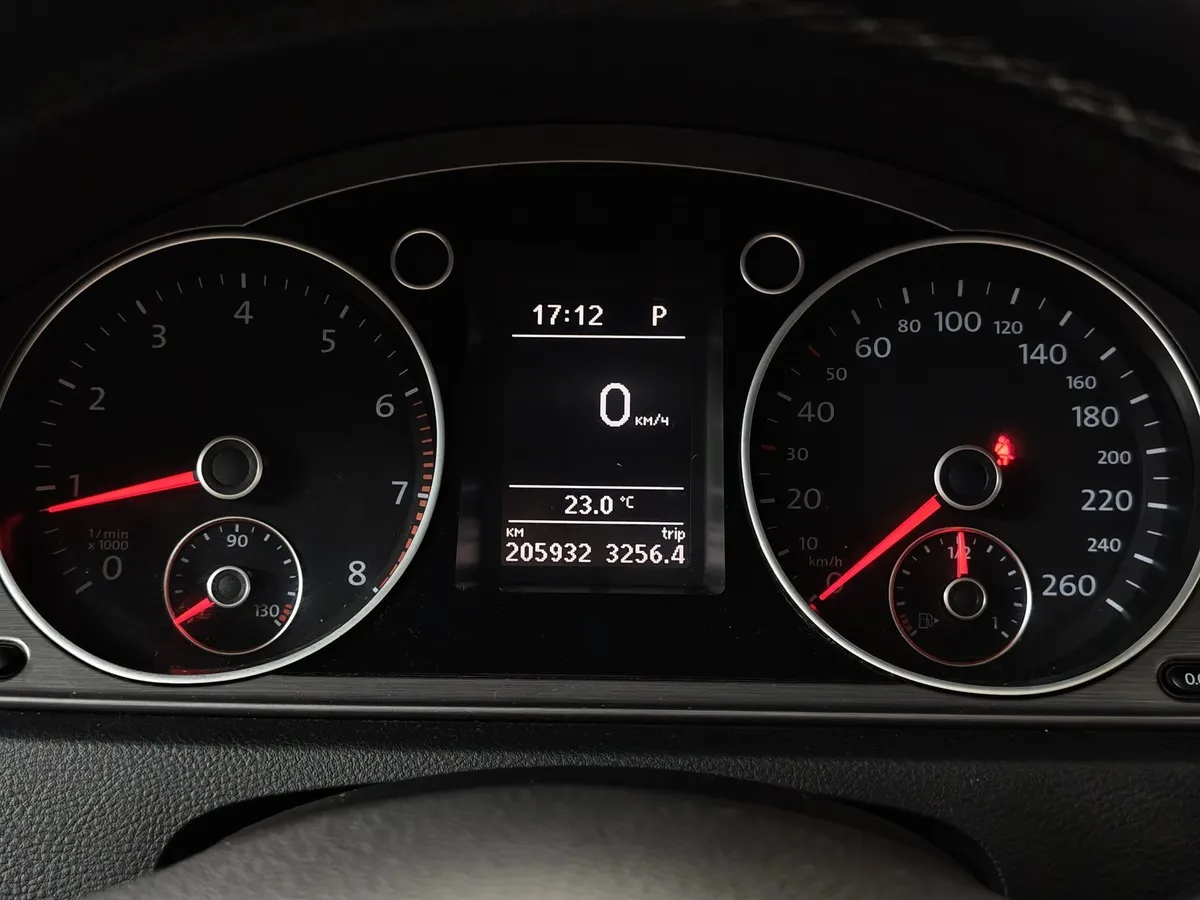 Volkswagen Passat 1.8 TSI DSG (160 л.с.) Серебристый в АВИЛОН. Слайд №18