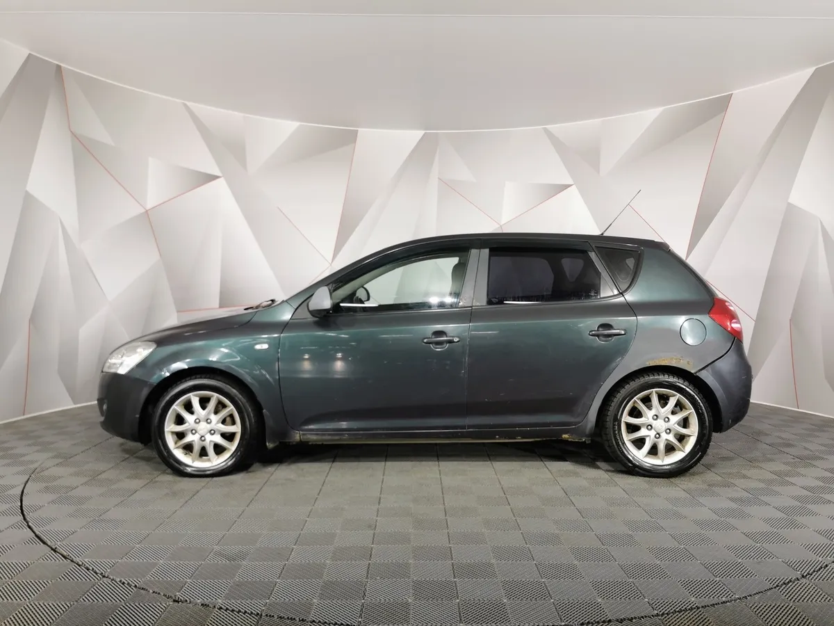 Kia Ceed 1.4 MT (109 л.с.) Зеленый в АВИЛОН. Слайд №5