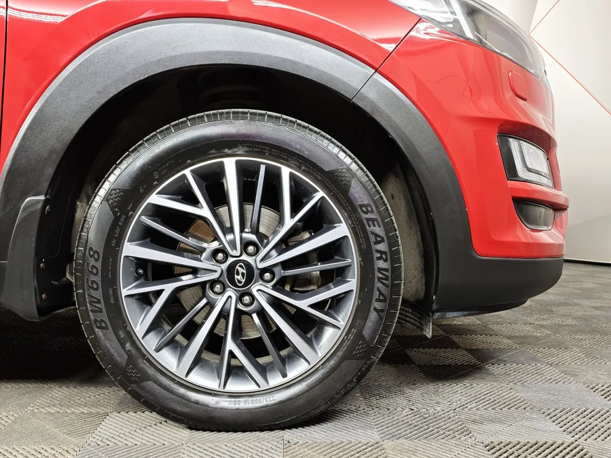 Hyundai Tucson 2.0 (150 л.с.) MPi-6AT-4WD Dynamic Красный в АВИЛОН. Слайд №9