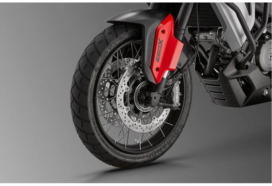 QJMOTOR SVT 650X 650 см³ (76 л.с.) 650 Красный в АВИЛОН. Слайд №13