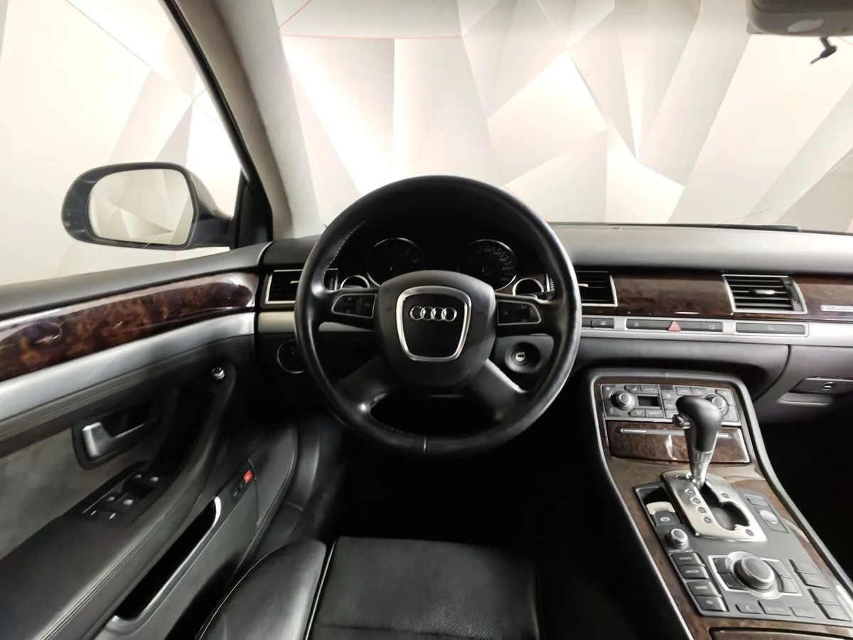 Audi A8 4.2 FSI quattro tiptronic (372 л.с.) Черный в АВИЛОН. Слайд №20