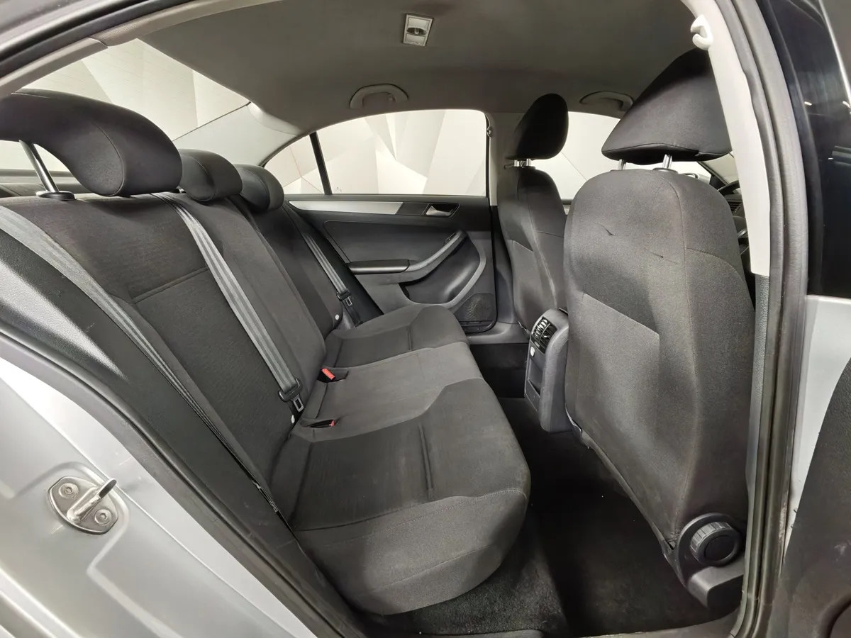 Volkswagen Jetta 1.4 TSI DSG (122 л.с.) Trendline Серебристый в АВИЛОН. Слайд №16