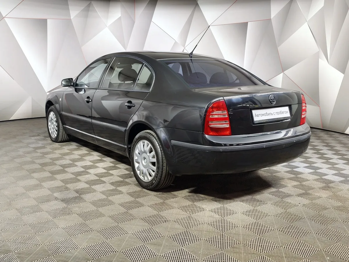 Skoda Superb 1.8T MT (150 л.с.) Черный в АВИЛОН. Слайд №4