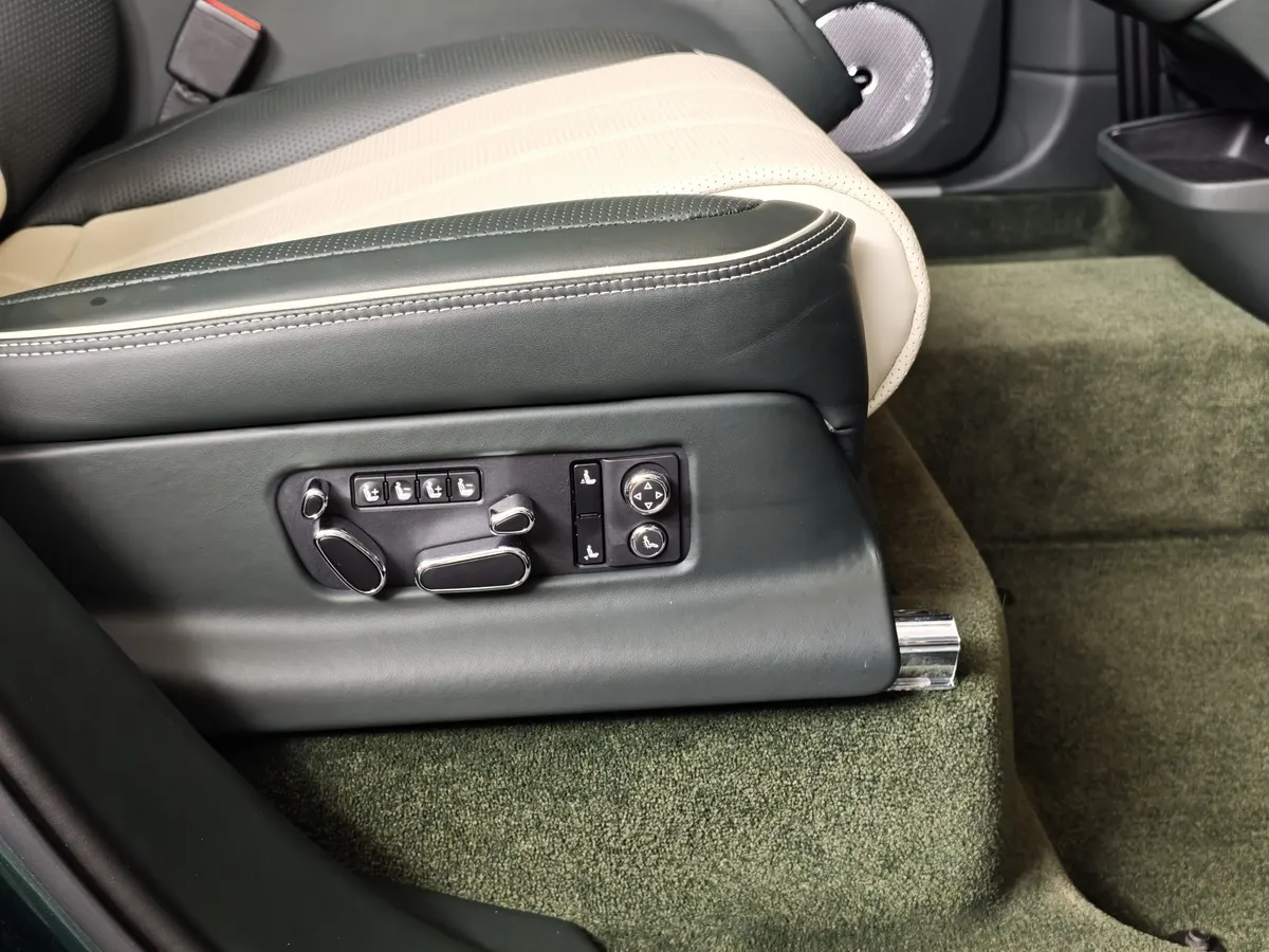 Bentley Bentayga 4.0 AT AWD (550 л.с.) Azure First Edition Комбинированный в АВИЛОН. Слайд №30