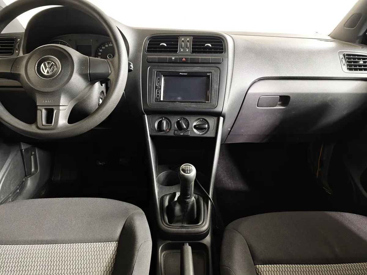 Volkswagen Polo 1.6 MT (105 л.с.) Comfortline Серый в АВИЛОН. Слайд №13