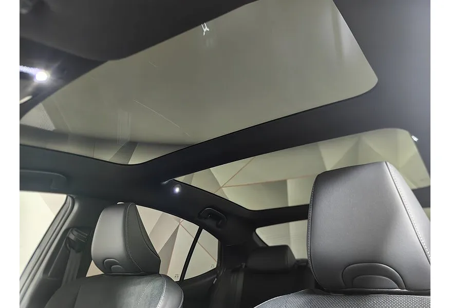 Toyota Camry 2.0h CVT (197 л.с.) Sport Plus Черный в АВИЛОН. Слайд №23