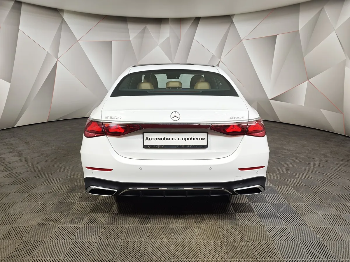 Mercedes-Benz E-Класс E 300 4MATIC (258 л.с.) Белый в АВИЛОН. Слайд №8
