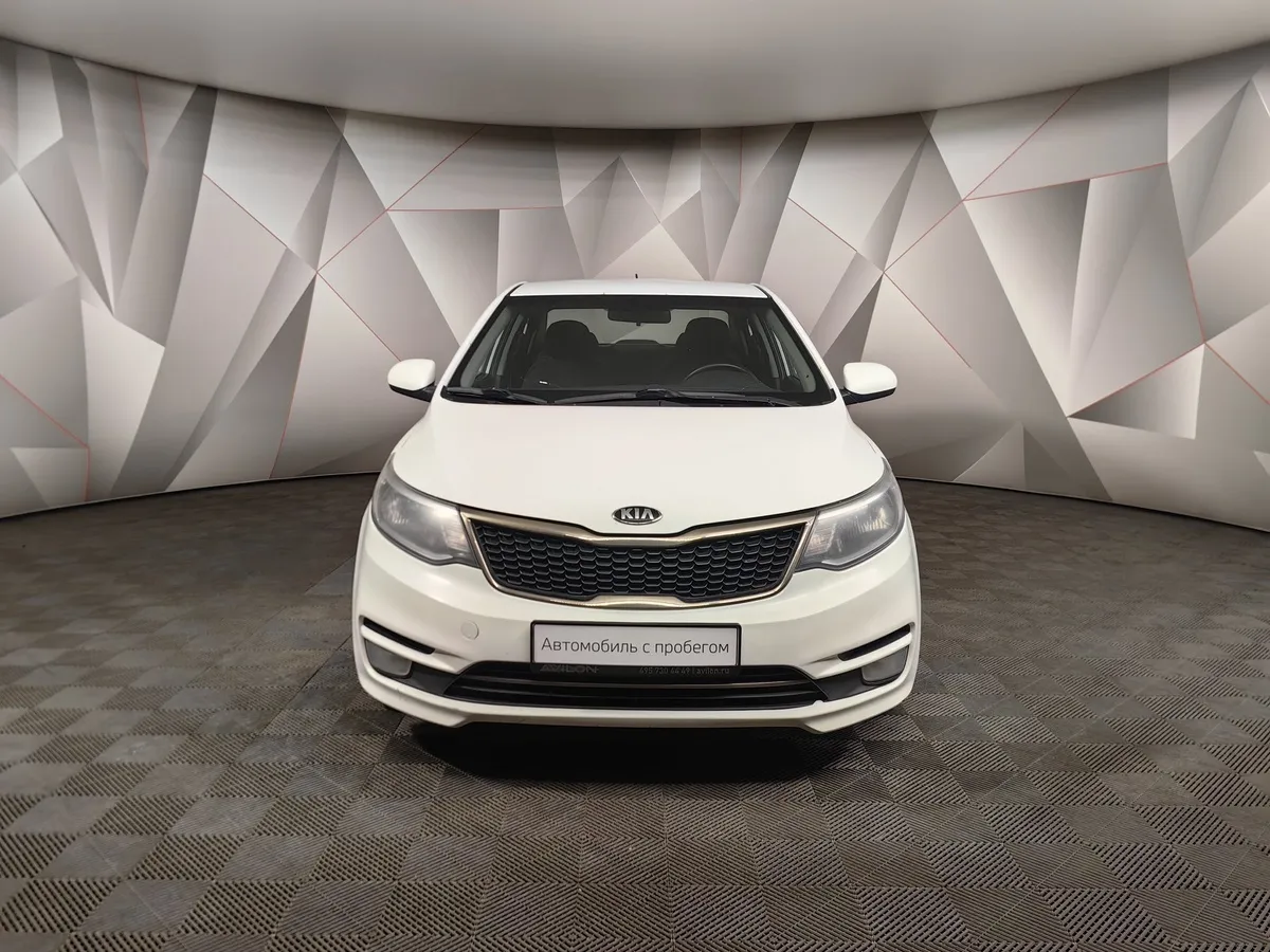 Kia Rio 1.6 AT (123 л.с.) Белый в АВИЛОН. Слайд №7