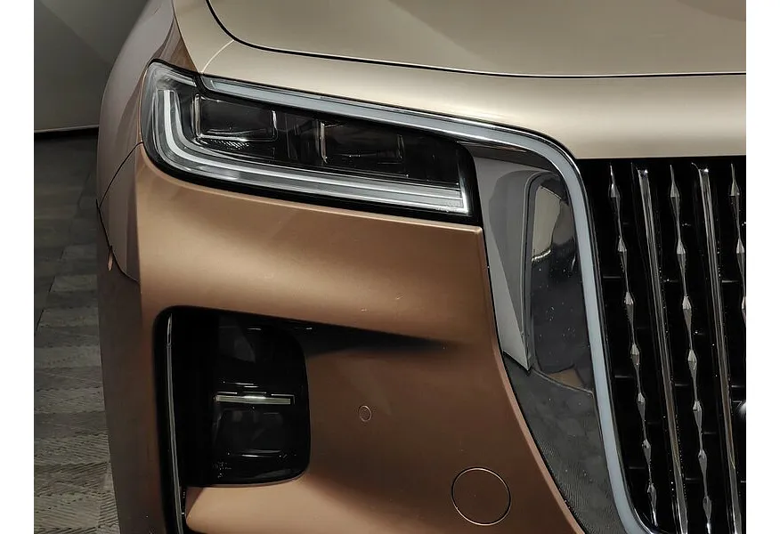 Hongqi H9 2.0T AT (245 л.с.) Deluxe   Коричневый в АВИЛОН. Слайд №10