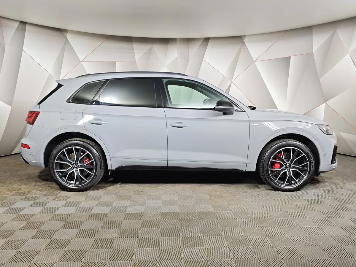Audi Q5 L 2.0 TFSI S tronic quattro (245 л.с.) Luxury Dynamic Серый в АВИЛОН. Слайд №6
