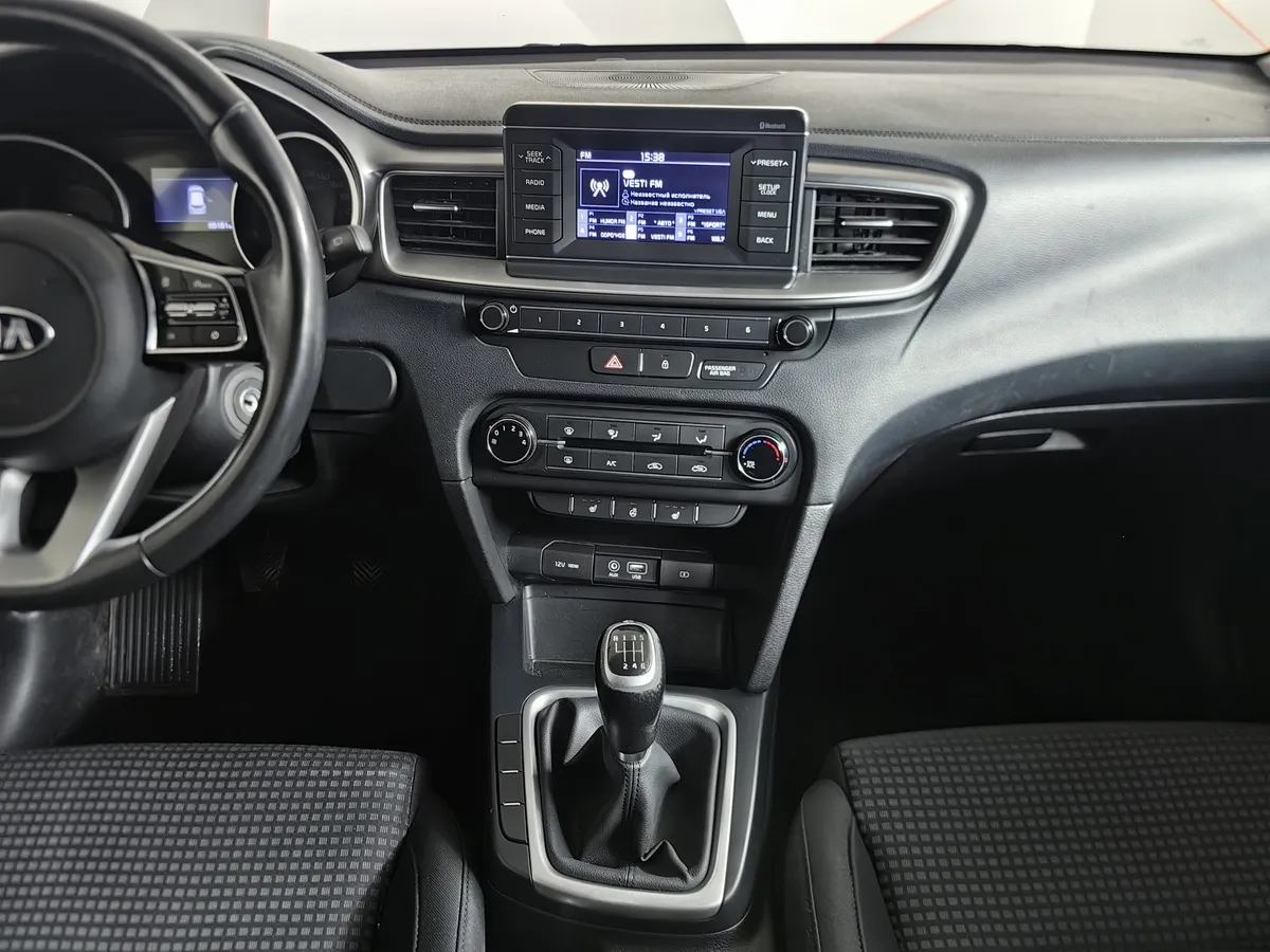 Kia Ceed 1.6 MPI MT (130 л.с.) Comfort Черный в АВИЛОН. Слайд №15