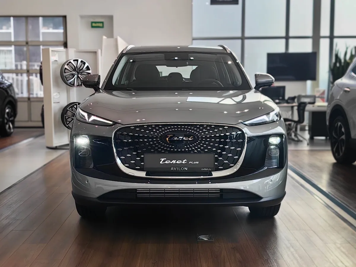 Tenet Plus L6 1.5T 6DCT 2WD (147 л.с.) Элегант Серебристый в АВИЛОН. Слайд №2