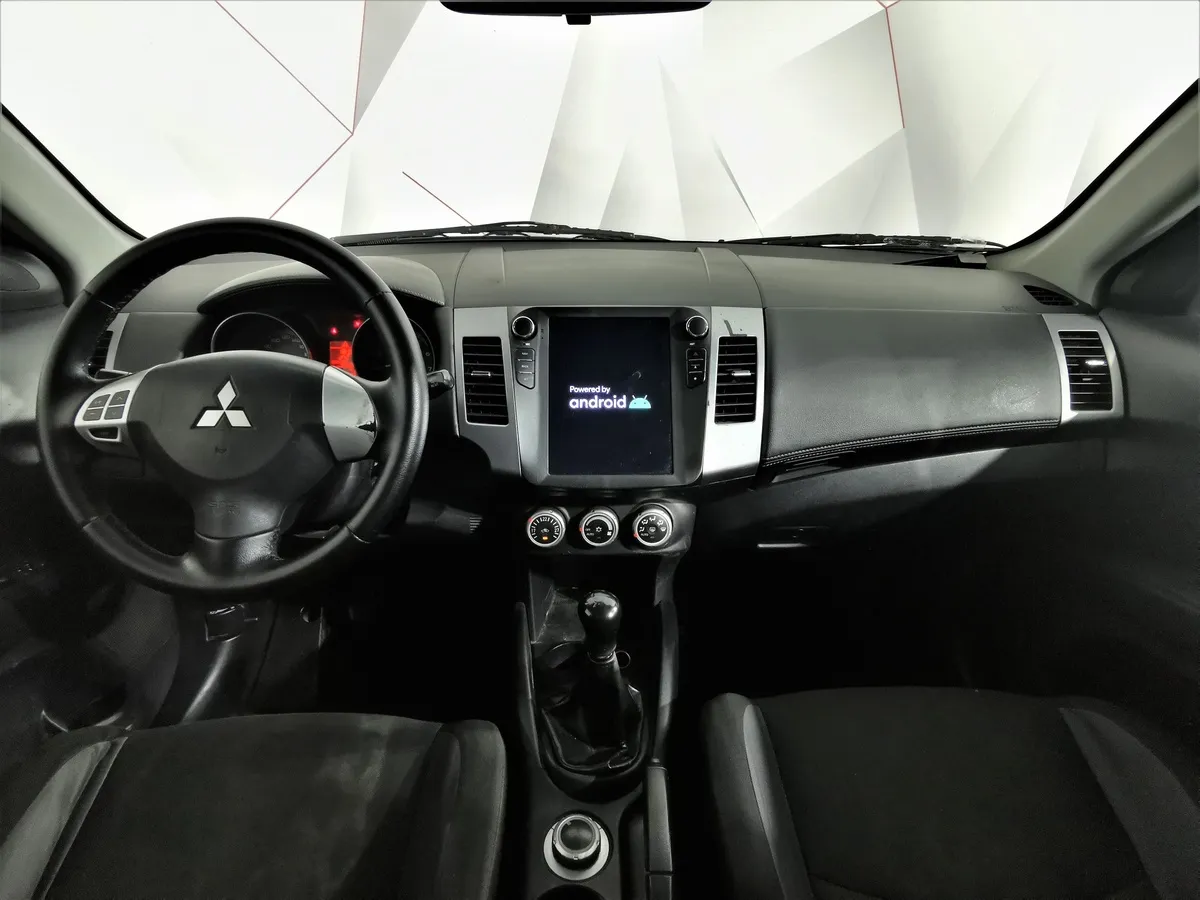 Mitsubishi Outlander 2.4 CVT 4WD (170 л.с.) Серый в АВИЛОН. Слайд №12